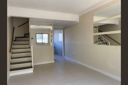 Sala de casa de condomínio à venda com 2 quartos, 144m² em Rio Pequeno, São Paulo