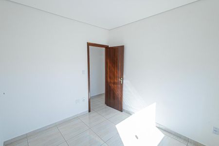 Casa à venda com 180m², 2 quartos e 3 vagas Casa à venda com 180m², 2 quartos e 3 vagasQuarto 2