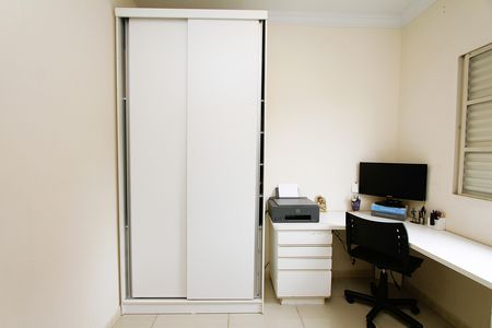 Apartamento à venda com 83m², 3 quartos e 2 vagasQuarto 3