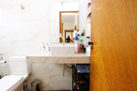 Apartamento à venda com 83m², 3 quartos e 2 vagasBanheiro da Suíte