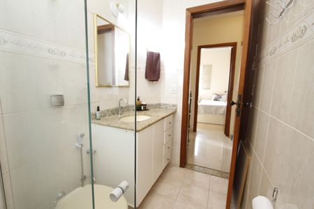 Apartamento à venda com 83m², 3 quartos e 2 vagasBanheiro Social