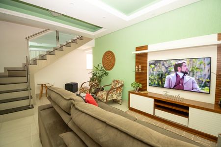 Sala de casa à venda com 4 quartos, 294m² em Colonial, Contagem