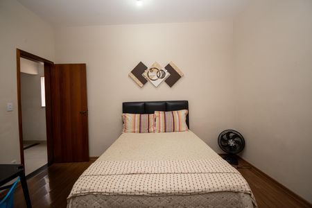 Casa à venda com 294m², 4 quartos e 10 vagas Casa à venda com 294m², 4 quartos e 10 vagasQuarto 3