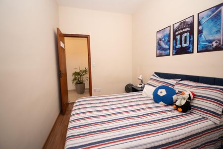 Casa à venda com 294m², 4 quartos e 10 vagas Casa à venda com 294m², 4 quartos e 10 vagasQuarto 2