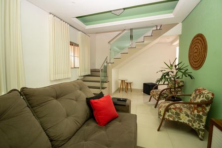 Sala de casa à venda com 4 quartos, 294m² em Colonial, Contagem