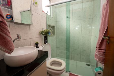 Casa à venda com 294m², 4 quartos e 10 vagas Casa à venda com 294m², 4 quartos e 10 vagasBanheiro da Suíte