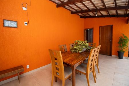 Casa à venda com 294m², 4 quartos e 10 vagas Casa à venda com 294m², 4 quartos e 10 vagasÁrea gourmet