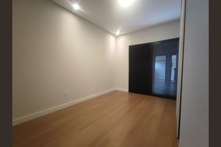 Casa à venda com 226m², 3 quartos e 4 vagas