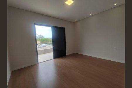 Casa à venda com 226m², 3 quartos e 4 vagas
