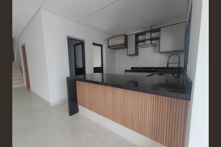 Casa à venda com 226m², 3 quartos e 4 vagas