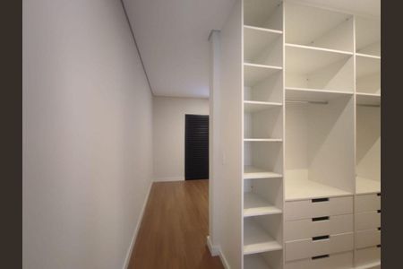 Casa à venda com 226m², 3 quartos e 4 vagas
