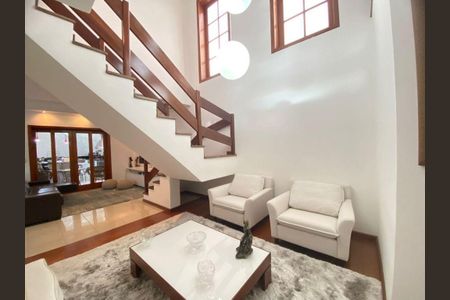 Casa à venda com 280m², 3 quartos e 4 vagas