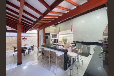 Casa à venda com 280m², 3 quartos e 4 vagas