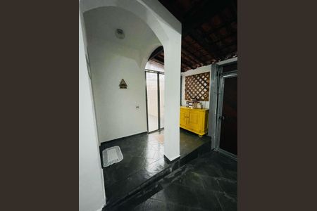 Casa à venda com 3 quartos, 250m² em Jardim Las Vegas, Santo André