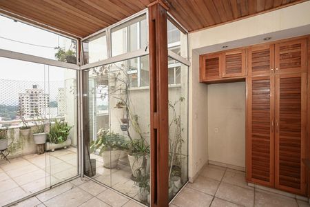 Apartamento à venda com 160m², 3 quartos e 3 vagasCobertura