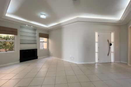 Sala de casa de condomínio à venda com 4 quartos, 305m² em Dos Ortizes, Valinhos
