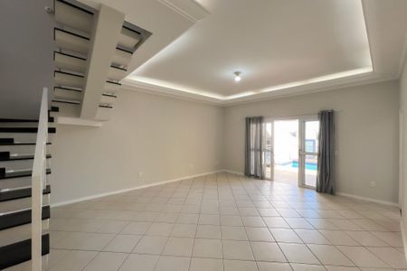 Casa de condomínio para alugar com 305m², 4 quartos e 5 vagasSala de Jantar