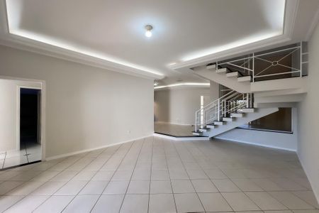Casa de condomínio para alugar com 305m², 4 quartos e 5 vagasSala de Jantar