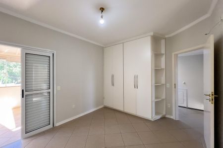 Casa de condomínio para alugar com 305m², 4 quartos e 5 vagasQuarto 4
