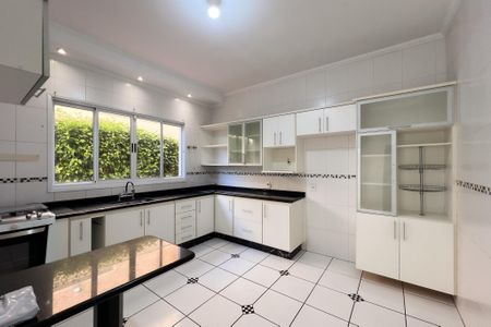 Casa de condomínio para alugar com 305m², 4 quartos e 5 vagasCozinha