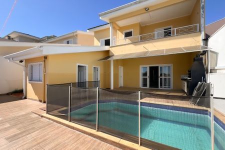 Casa de condomínio para alugar com 305m², 4 quartos e 5 vagasPiscina
