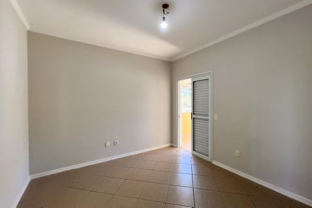 Casa de condomínio para alugar com 305m², 4 quartos e 5 vagasQuarto 4