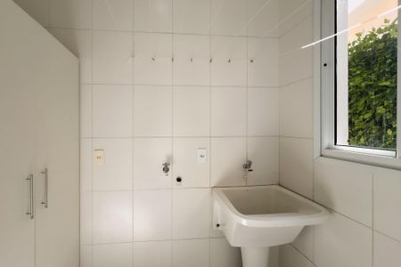 Casa de condomínio para alugar com 305m², 4 quartos e 5 vagasÁrea de Serviço