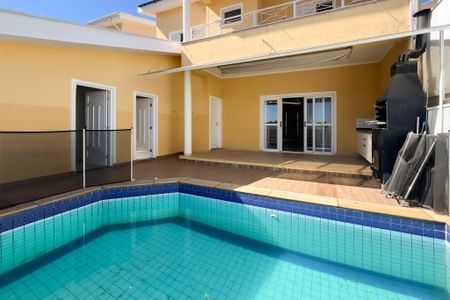 Casa de condomínio para alugar com 305m², 4 quartos e 5 vagasPiscina