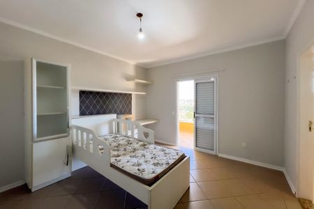 Casa de condomínio para alugar com 305m², 4 quartos e 5 vagasSuíte 2