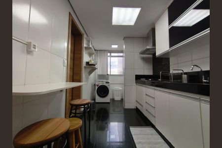 Apartamento à venda com 264m², 4 quartos e 3 vagasCozinha