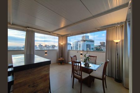 Apartamento à venda com 264m², 4 quartos e 3 vagasVaranda