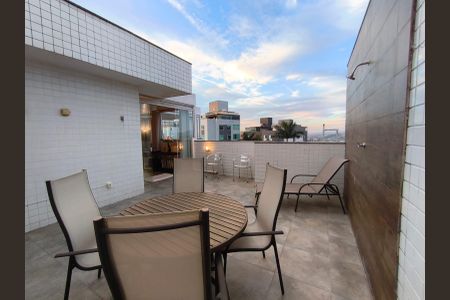 Apartamento à venda com 264m², 4 quartos e 3 vagasVaranda