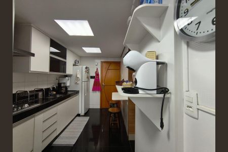 Apartamento à venda com 264m², 4 quartos e 3 vagasCozinha