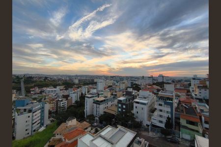 Apartamento à venda com 264m², 4 quartos e 3 vagasVista