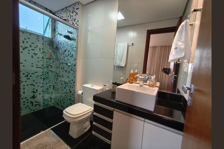 Apartamento à venda com 264m², 4 quartos e 3 vagasBanheiro 1