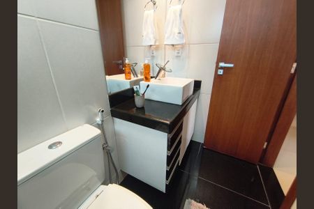 Apartamento à venda com 264m², 4 quartos e 3 vagasBanheiro 