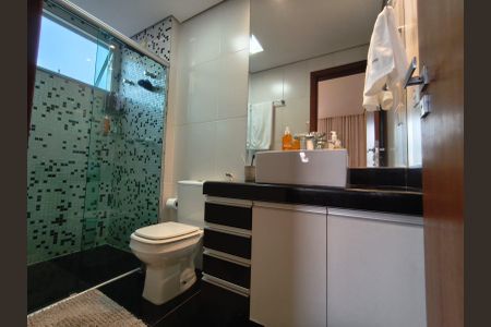 Apartamento à venda com 264m², 4 quartos e 3 vagasBanheiro 1