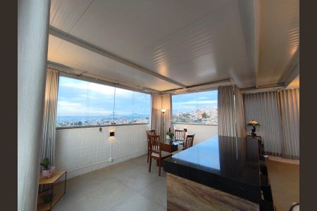 Apartamento à venda com 264m², 4 quartos e 3 vagasVaranda