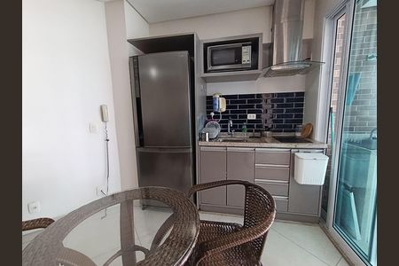 Cozinha de apartamento para alugar com 1 quarto, 45m² em Pompéia, Santos