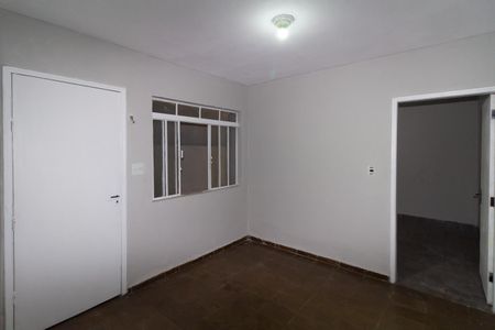 Sala de casa para alugar com 2 quartos, 70m² em São Rafael, São Paulo