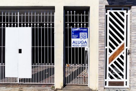 Casa para alugar com 70m², 2 quartos e sem vaga Casa para alugar com 70m², 2 quartos e sem vagaFachada