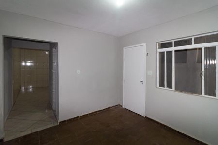 Sala de casa para alugar com 2 quartos, 70m² em São Rafael, São Paulo