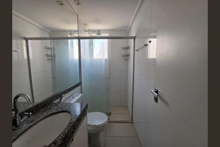 Apartamento à venda com 74m², 3 quartos e 2 vagas Apartamento à venda com 74m², 3 quartos e 2 vagasBanheiro da Suíte