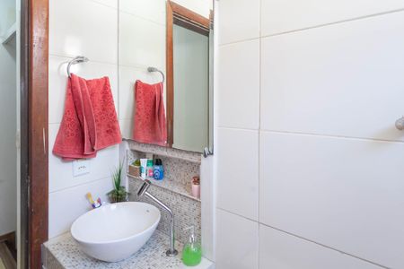 Casa de condomínio à venda com 80m², 3 quartos e 1 vagaBanheiro social 