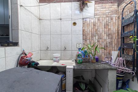 Casa de condomínio à venda com 80m², 3 quartos e 1 vagaÁrea de serviço 