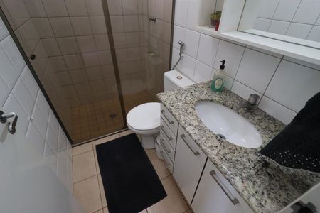 Casa de condomínio para alugar com 116m², 3 quartos e 2 vagas Casa de condomínio para alugar com 116m², 3 quartos e 2 vagasBanheiro da Suíte
