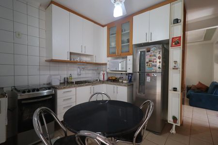 Casa de condomínio para alugar com 116m², 3 quartos e 2 vagas Casa de condomínio para alugar com 116m², 3 quartos e 2 vagasCozinha