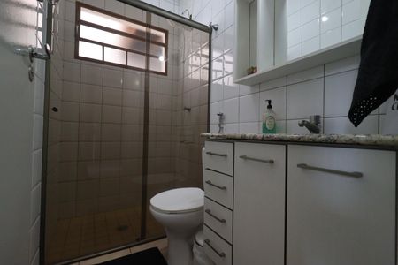 Casa de condomínio para alugar com 116m², 3 quartos e 2 vagas Casa de condomínio para alugar com 116m², 3 quartos e 2 vagasBanheiro da Suíte