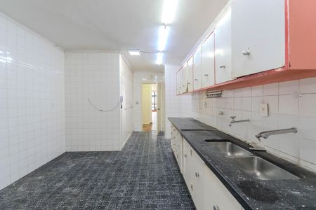 Apartamento à venda com 131m², 4 quartos e 1 vaga Apartamento à venda com 131m², 4 quartos e 1 vagaCozinha