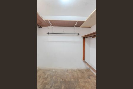 Apartamento à venda com 131m², 4 quartos e 1 vaga Apartamento à venda com 131m², 4 quartos e 1 vagaQuarto de Serviço